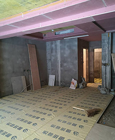 國(guó)色天香三居室歐式風(fēng)格正在施工