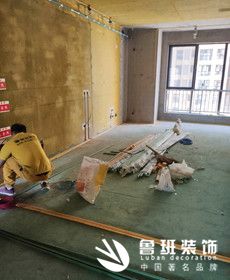 金地湖城大境五居室中式風格正在施工